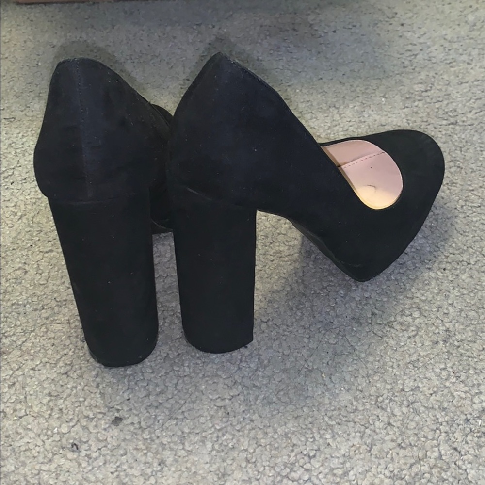 Heels - Picture 2 of 2